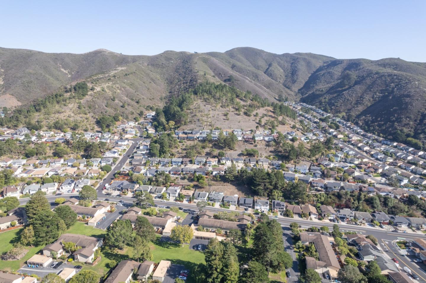 Detail Gallery Image 27 of 28 For 1136 Oddstad Blvd, Pacifica,  CA 94044 - 4 Beds | 3 Baths
