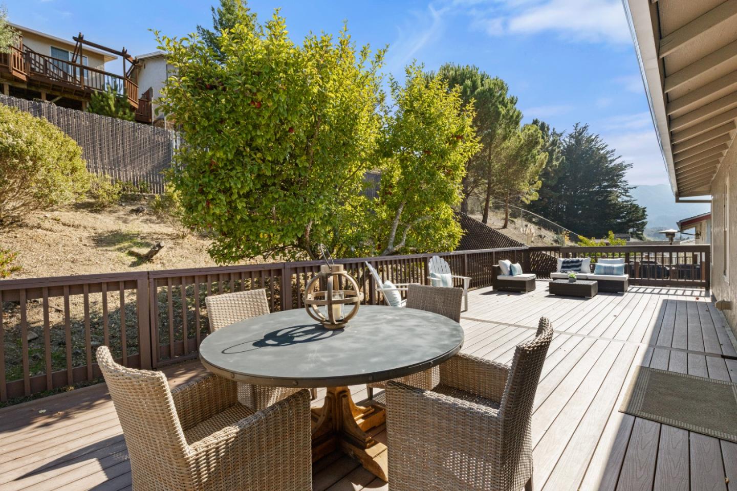 Detail Gallery Image 8 of 28 For 1136 Oddstad Blvd, Pacifica,  CA 94044 - 4 Beds | 3 Baths