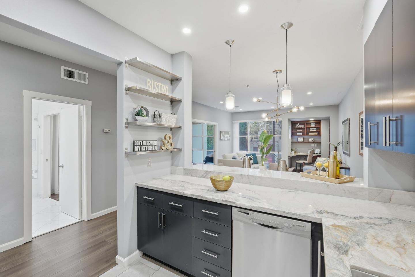 Detail Gallery Image 4 of 20 For 97 E Saint James St #26,  San Jose,  CA 95112 - 1 Beds | 1 Baths