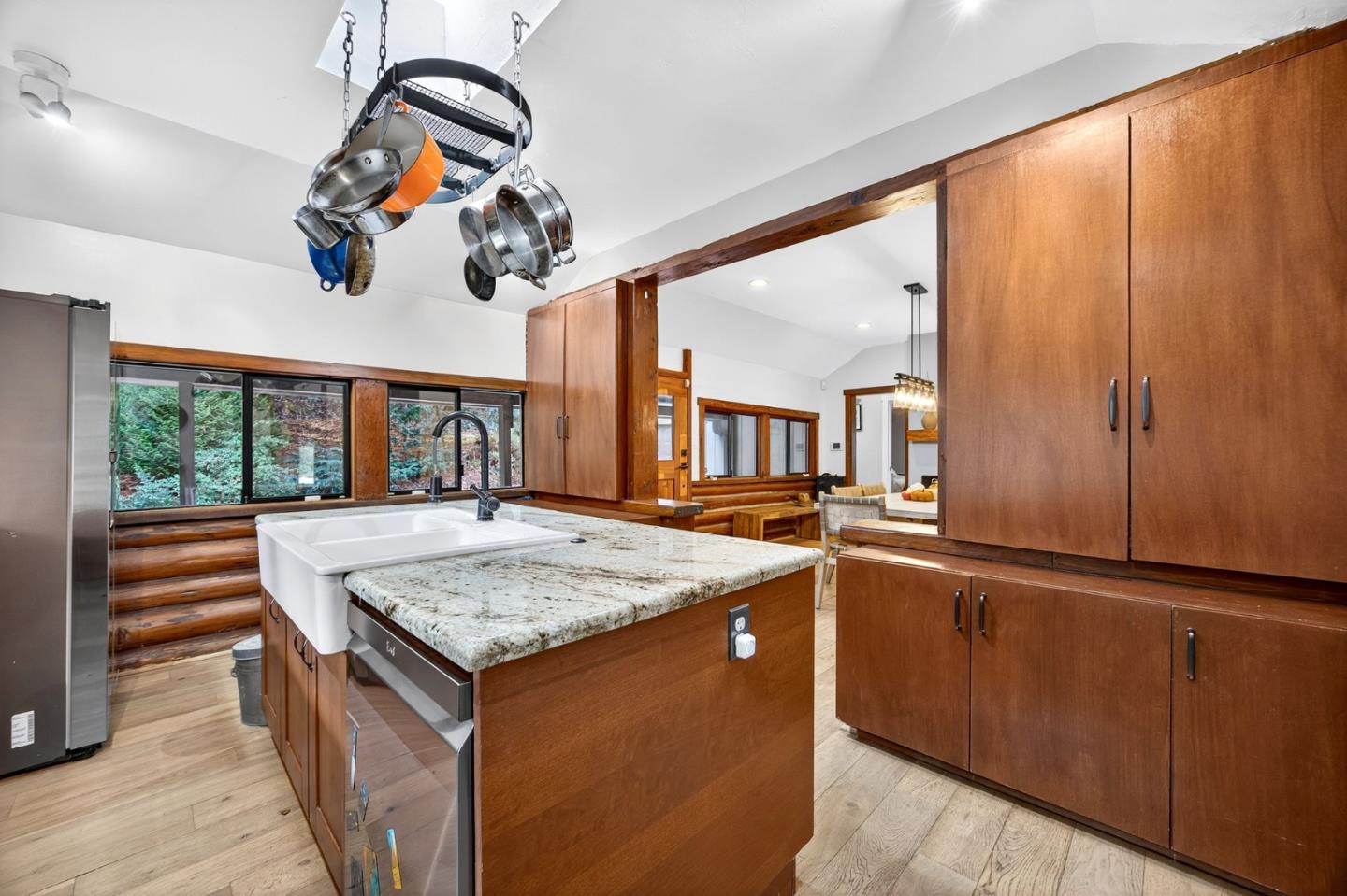 Detail Gallery Image 14 of 49 For 21860 Bear Creek Way, Los Gatos,  CA 95033 - 4 Beds | 3/1 Baths