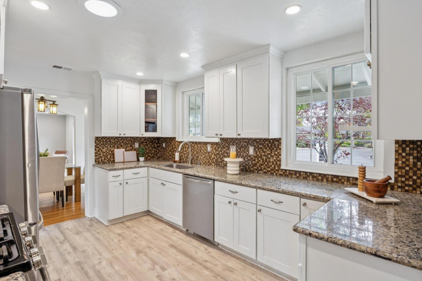 Detail Gallery Image 31 of 112 For 766 N Redwood Ave, San Jose,  CA 95128 - 3 Beds | 2 Baths