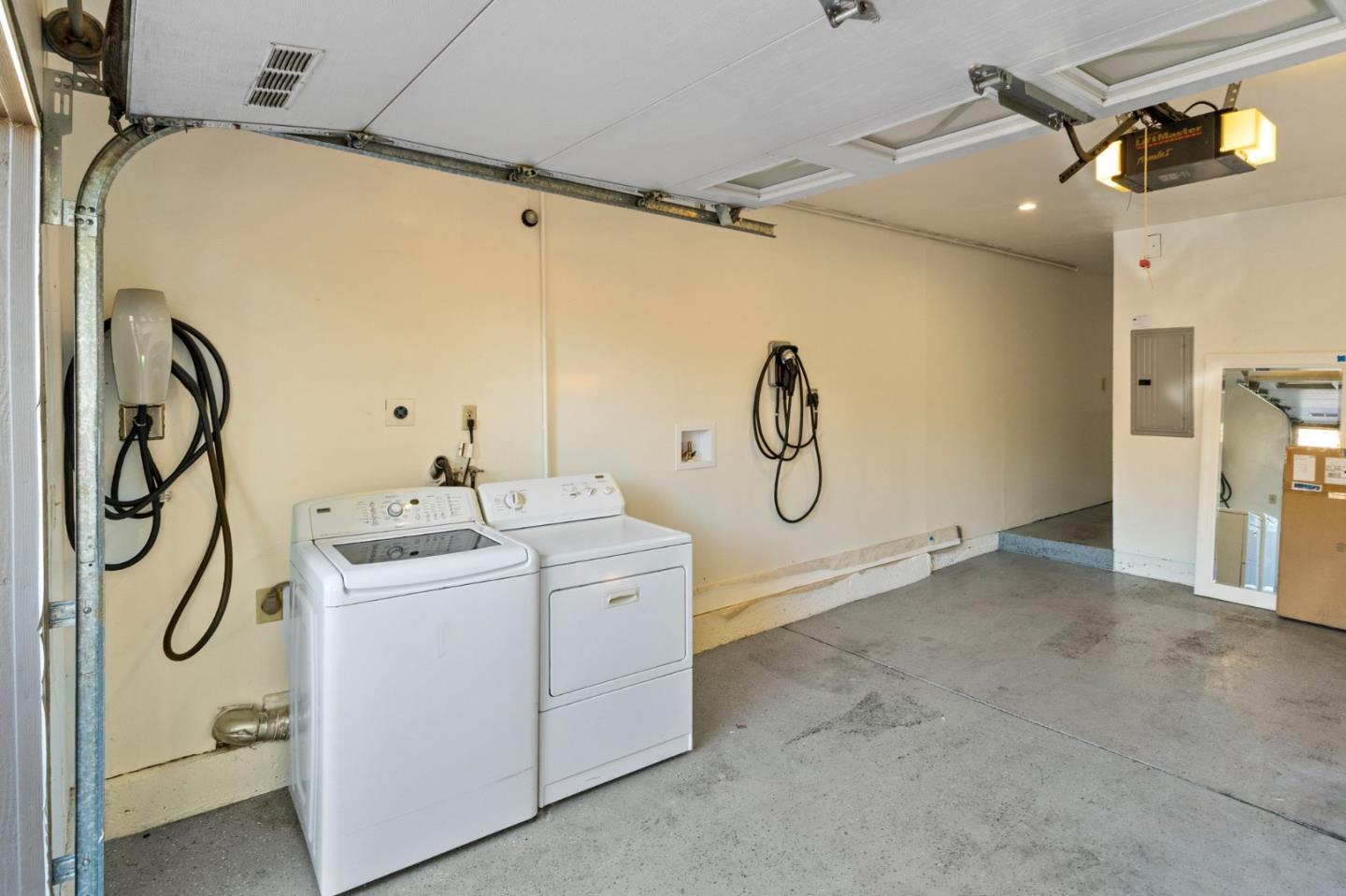 Detail Gallery Image 17 of 24 For 128 Brahms Way, Sunnyvale,  CA 94087 - 3 Beds | 2 Baths