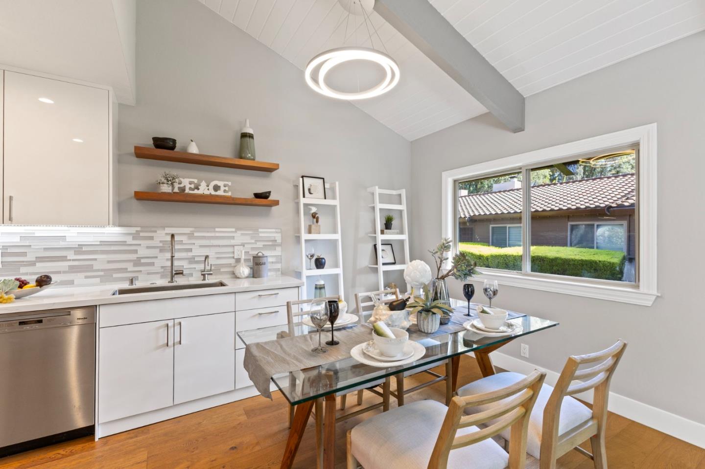 Detail Gallery Image 5 of 24 For 128 Brahms Way, Sunnyvale,  CA 94087 - 3 Beds | 2 Baths