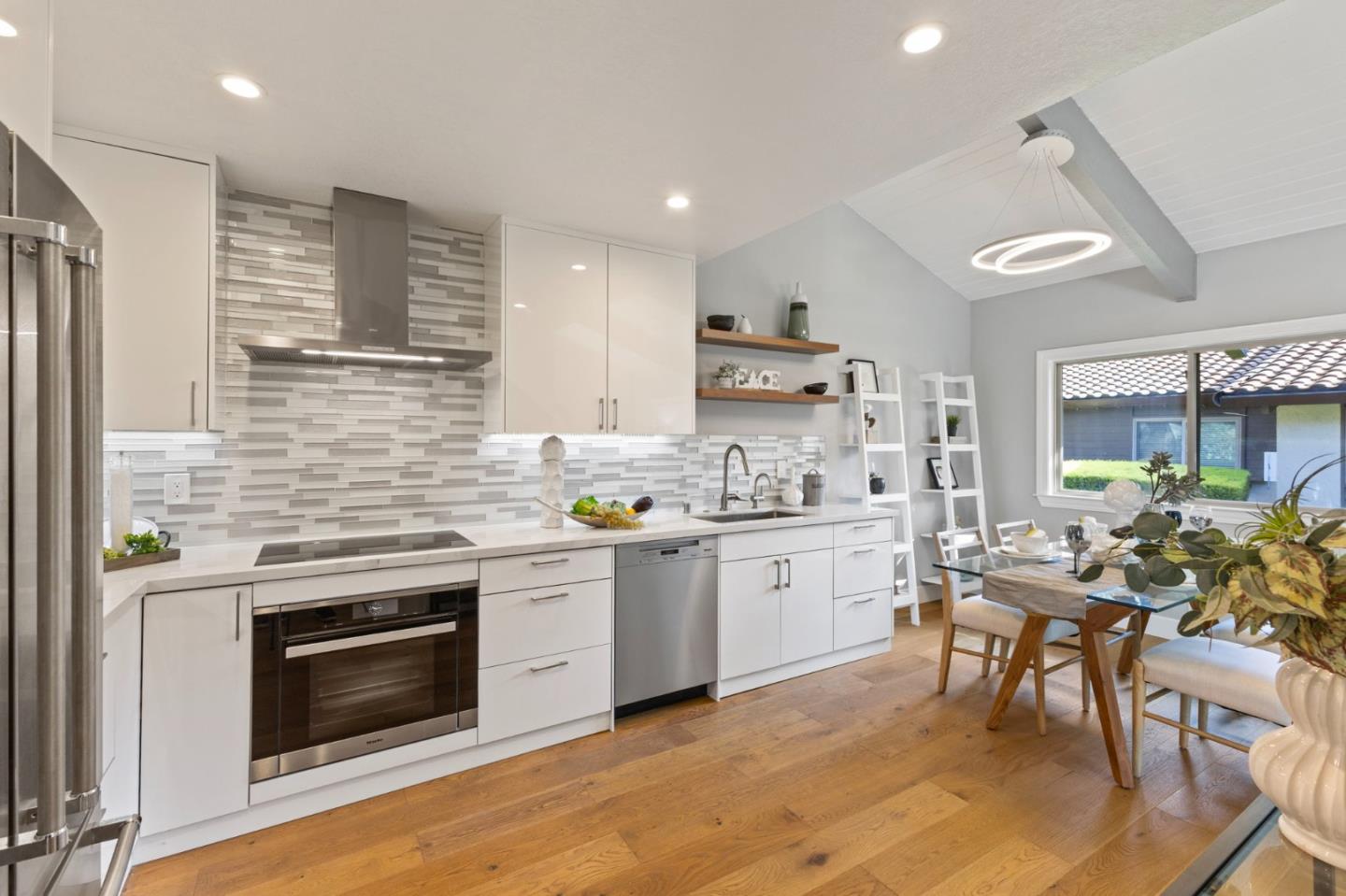 Detail Gallery Image 6 of 24 For 128 Brahms Way, Sunnyvale,  CA 94087 - 3 Beds | 2 Baths