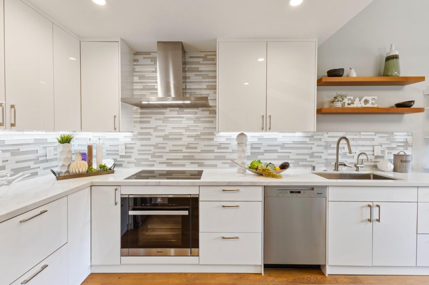 Detail Gallery Image 7 of 24 For 128 Brahms Way, Sunnyvale,  CA 94087 - 3 Beds | 2 Baths