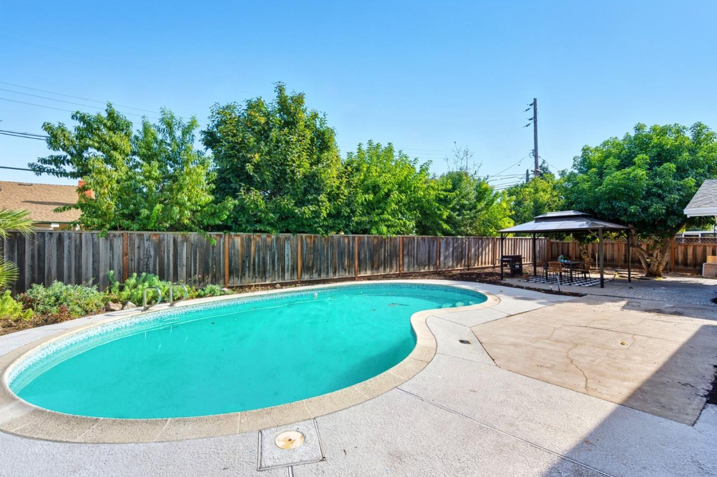 Detail Gallery Image 14 of 25 For 1640 Amhurst Way, Concord,  CA 94518 - 4 Beds | 2 Baths