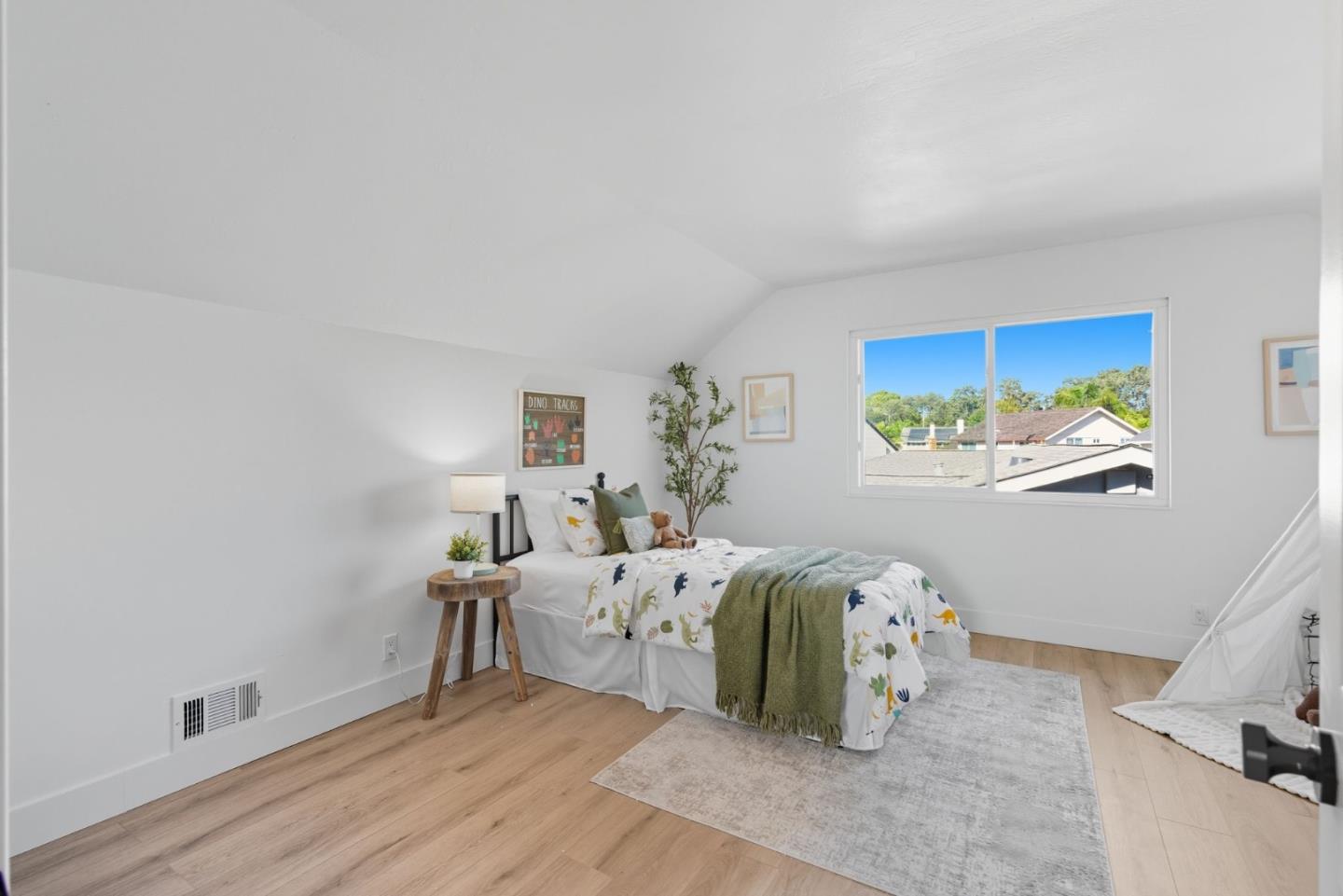 Detail Gallery Image 26 of 29 For 1640 Amhurst Way, Concord,  CA 94518 - 4 Beds | 2 Baths