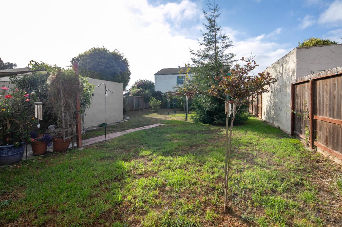 Detail Gallery Image 14 of 17 For 527 Park St, Salinas,  CA 93901 - 2 Beds | 1 Baths