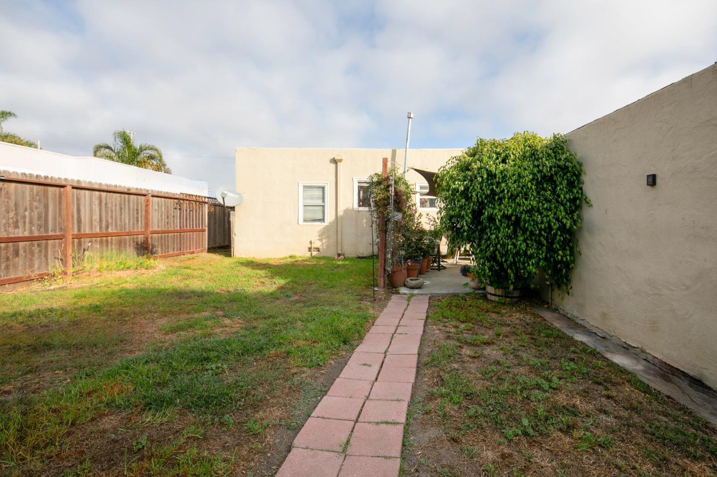 Detail Gallery Image 15 of 17 For 527 Park St, Salinas,  CA 93901 - 2 Beds | 1 Baths