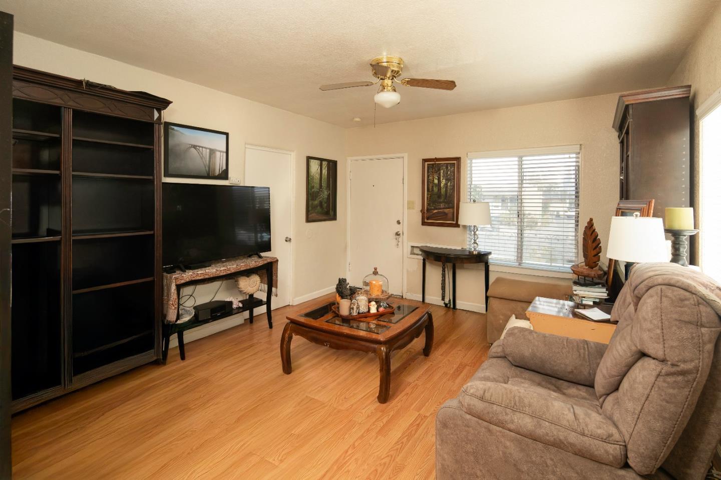 Detail Gallery Image 6 of 17 For 527 Park St, Salinas,  CA 93901 - 2 Beds | 1 Baths