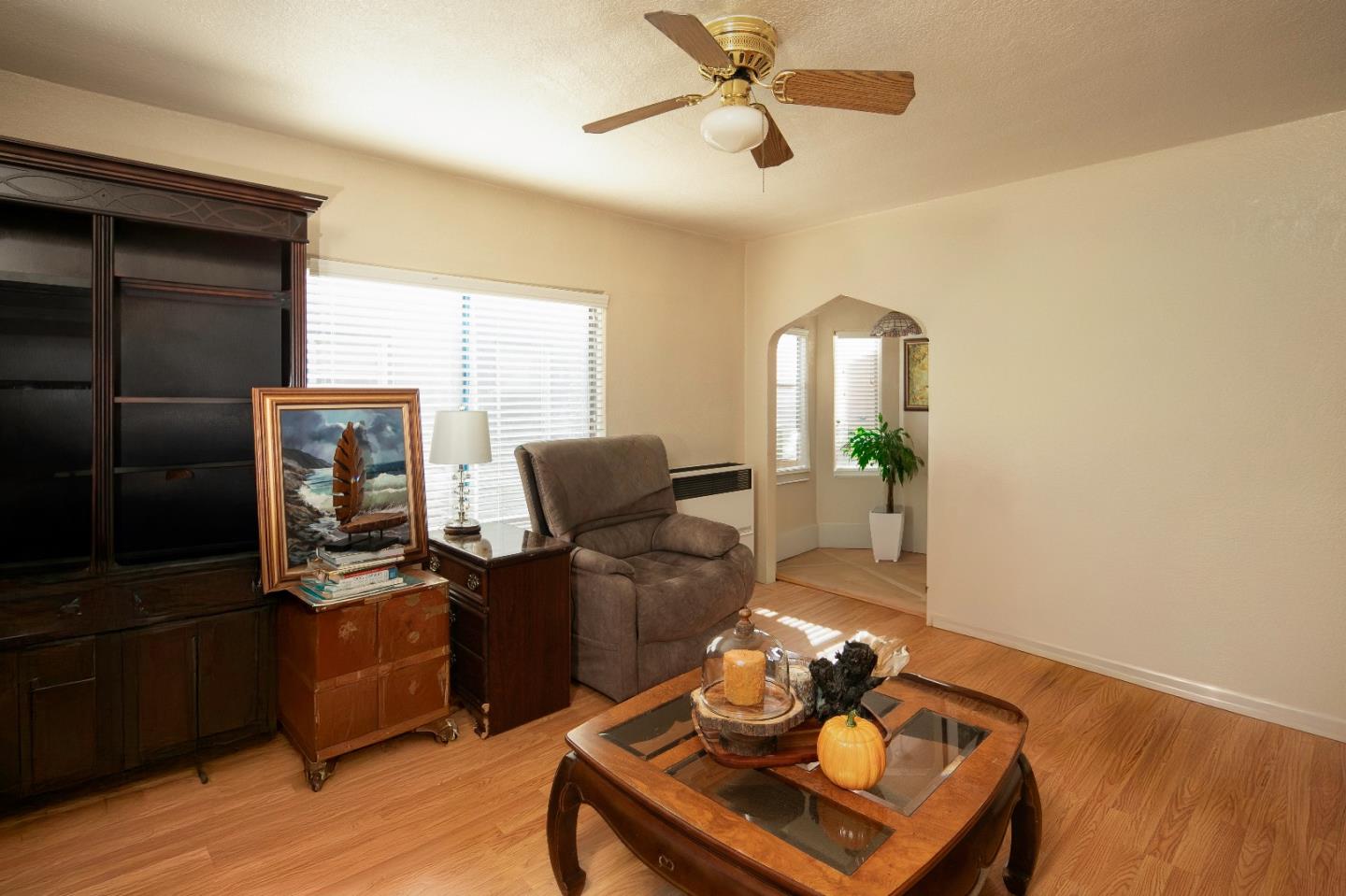 Detail Gallery Image 7 of 17 For 527 Park St, Salinas,  CA 93901 - 2 Beds | 1 Baths