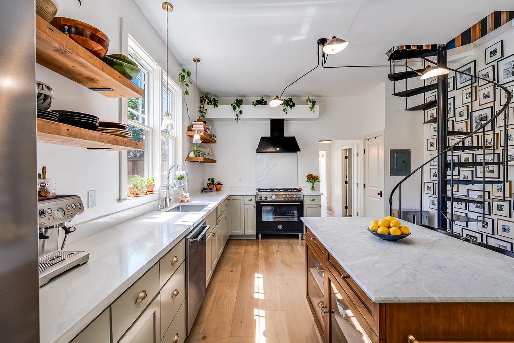 Detail Gallery Image 3 of 56 For 773 Asbury St, San Jose,  CA 95126 - 2 Beds | 1 Baths