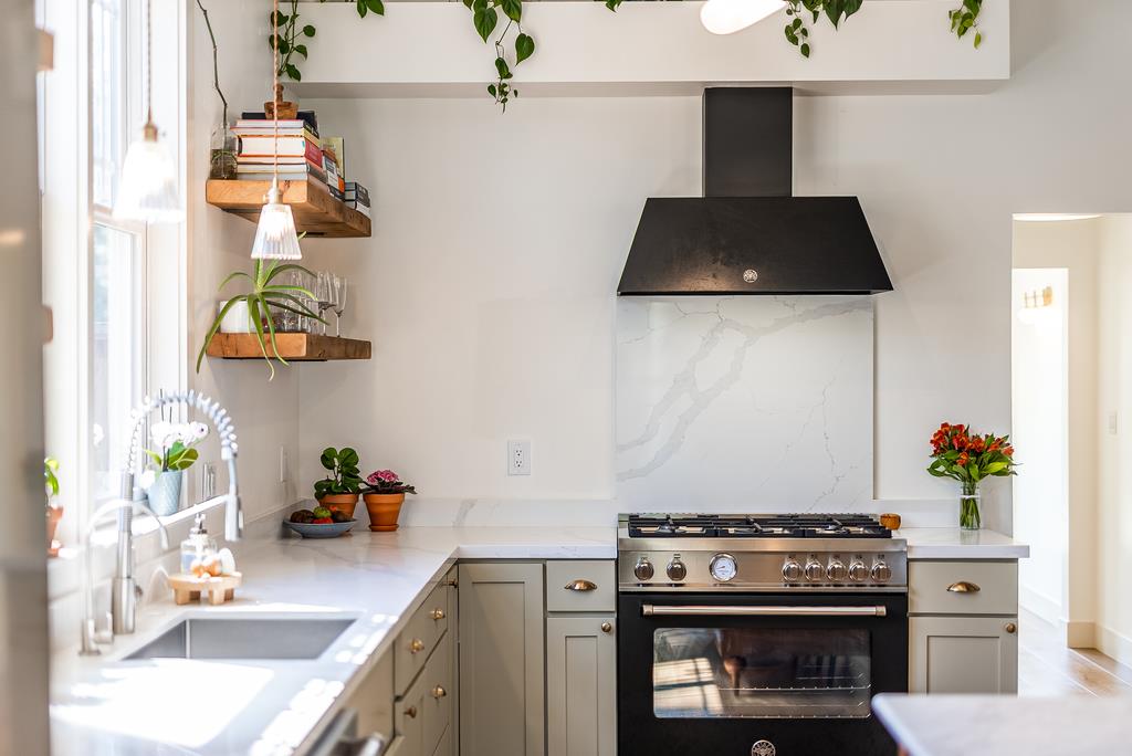 Detail Gallery Image 4 of 56 For 773 Asbury St, San Jose,  CA 95126 - 2 Beds | 1 Baths