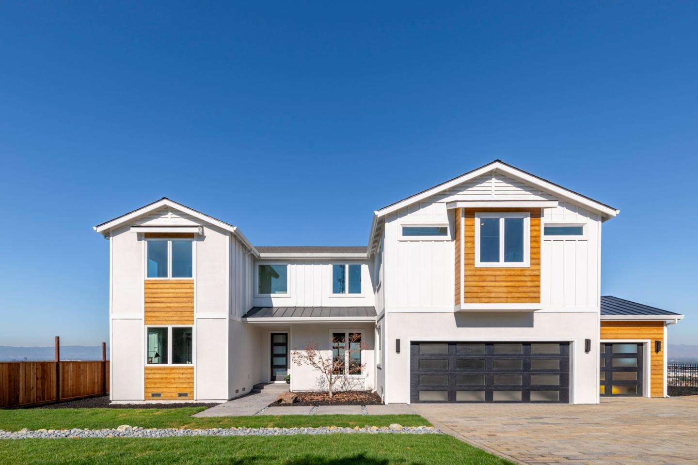 Detail Gallery Image 2 of 44 For 2661 Carol Dr, San Jose,  CA 95125 - 5 Beds | 5/1 Baths