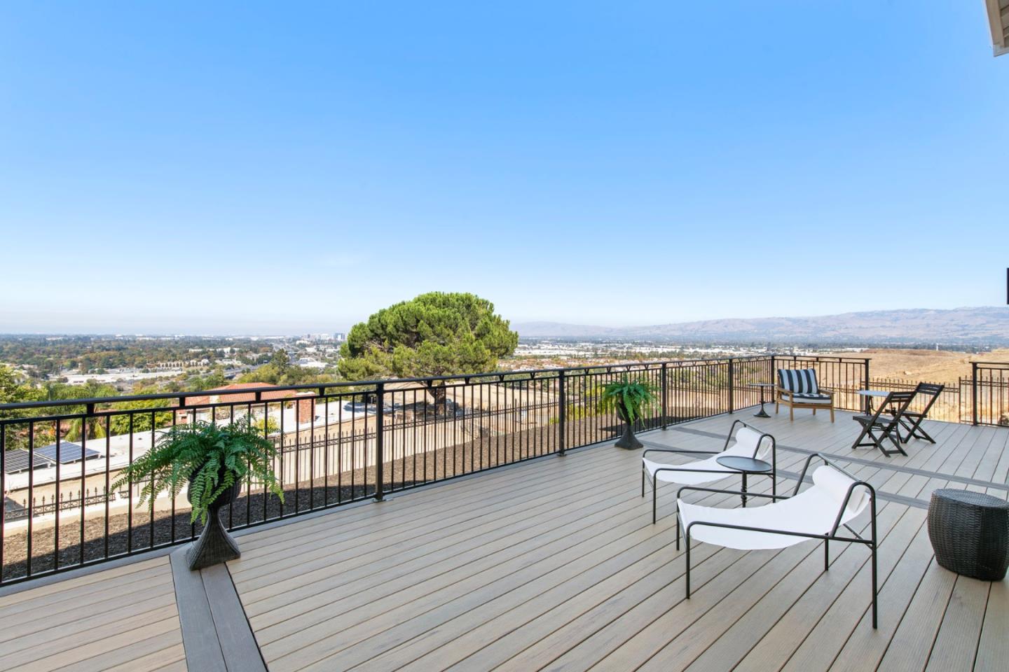 Detail Gallery Image 36 of 44 For 2661 Carol Dr, San Jose,  CA 95125 - 5 Beds | 5/1 Baths