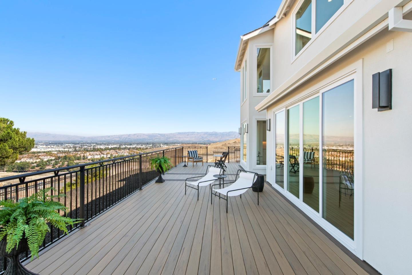 Detail Gallery Image 37 of 44 For 2661 Carol Dr, San Jose,  CA 95125 - 5 Beds | 5/1 Baths