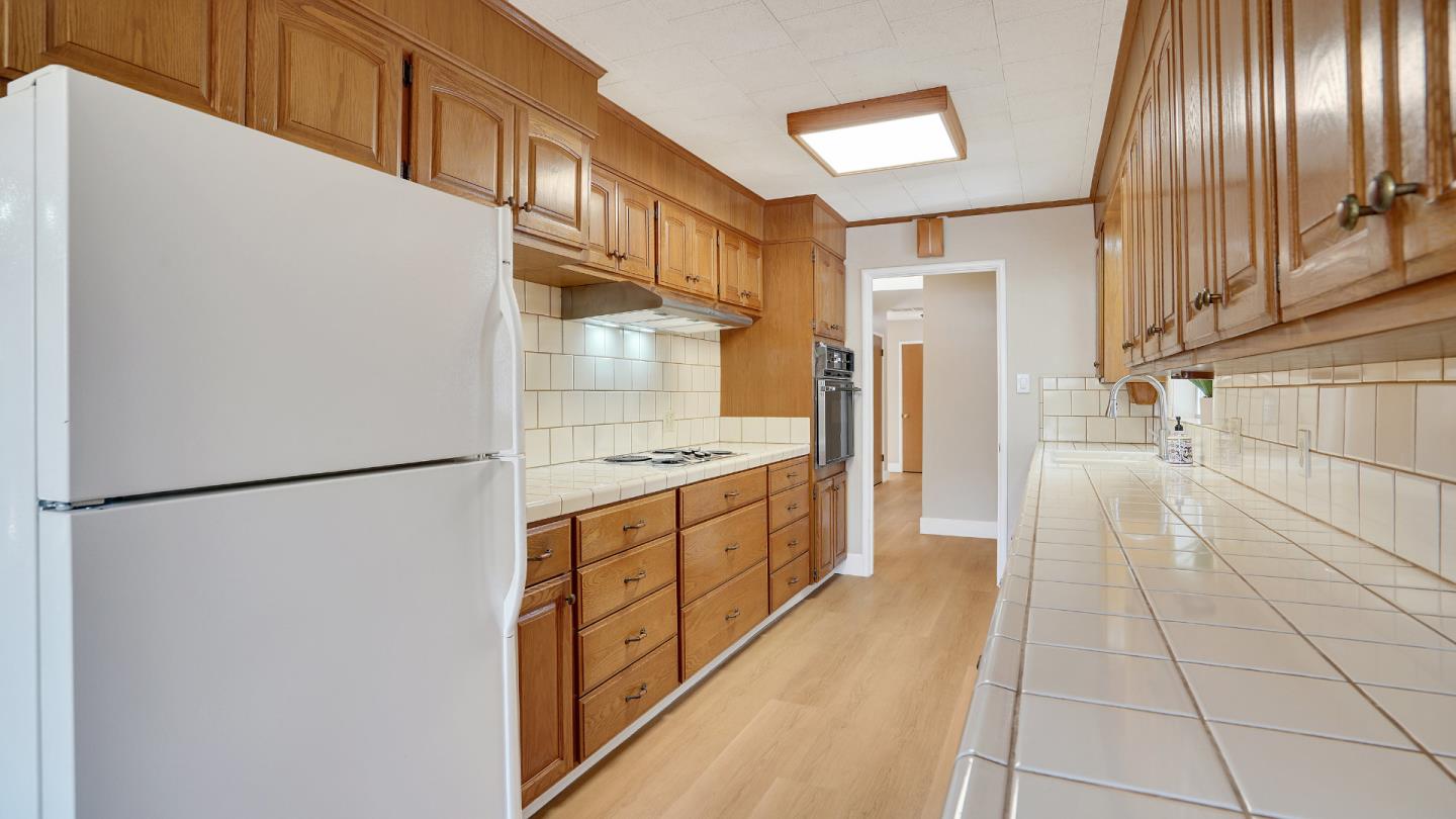 Detail Gallery Image 15 of 59 For 10350 Mann Dr, Cupertino,  CA 95014 - 3 Beds | 2 Baths