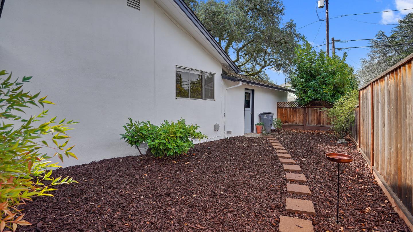 Detail Gallery Image 31 of 59 For 10350 Mann Dr, Cupertino,  CA 95014 - 3 Beds | 2 Baths