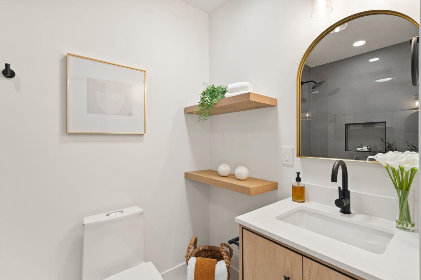 Detail Gallery Image 17 of 66 For 909 S Grant St, San Mateo,  CA 94402 - 4 Beds | 4 Baths