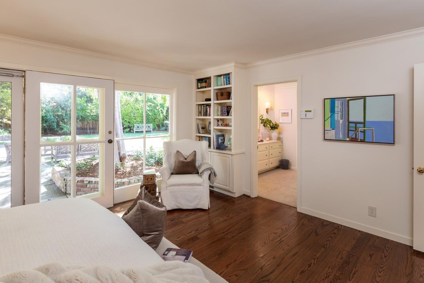 Detail Gallery Image 15 of 29 For 69 Flood Cir, Atherton,  CA 94027 - 5 Beds | 4/1 Baths