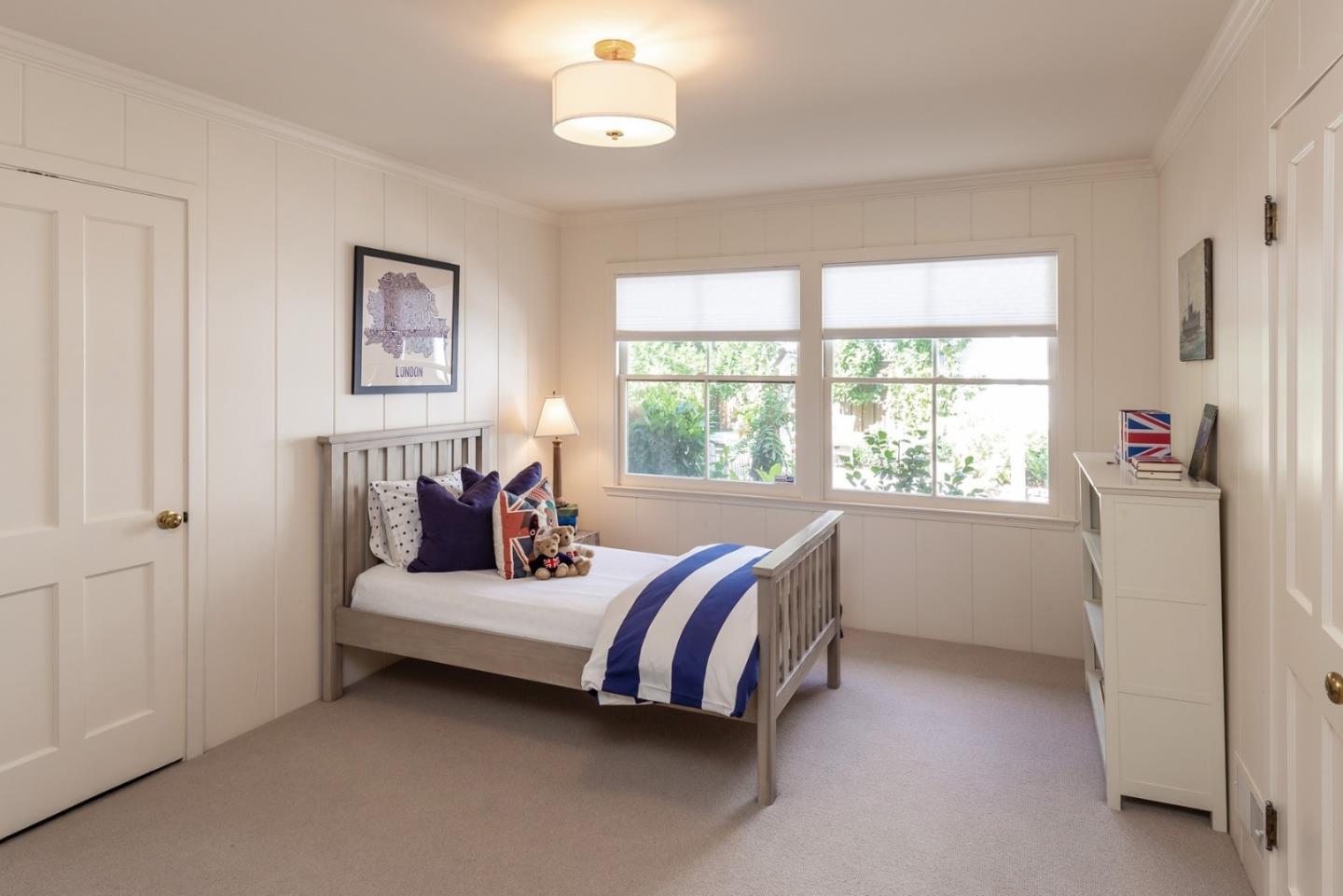 Detail Gallery Image 19 of 29 For 69 Flood Cir, Atherton,  CA 94027 - 5 Beds | 4/1 Baths