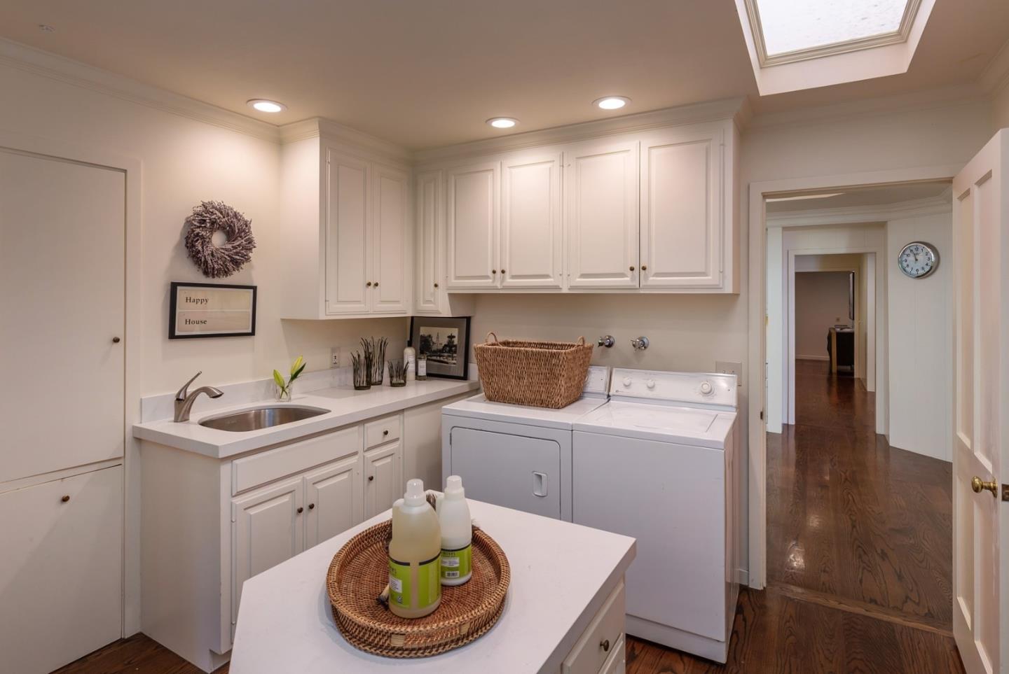 Detail Gallery Image 23 of 29 For 69 Flood Cir, Atherton,  CA 94027 - 5 Beds | 4/1 Baths