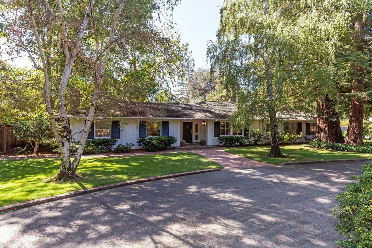 Detail Gallery Image 3 of 29 For 69 Flood Cir, Atherton,  CA 94027 - 5 Beds | 4/1 Baths