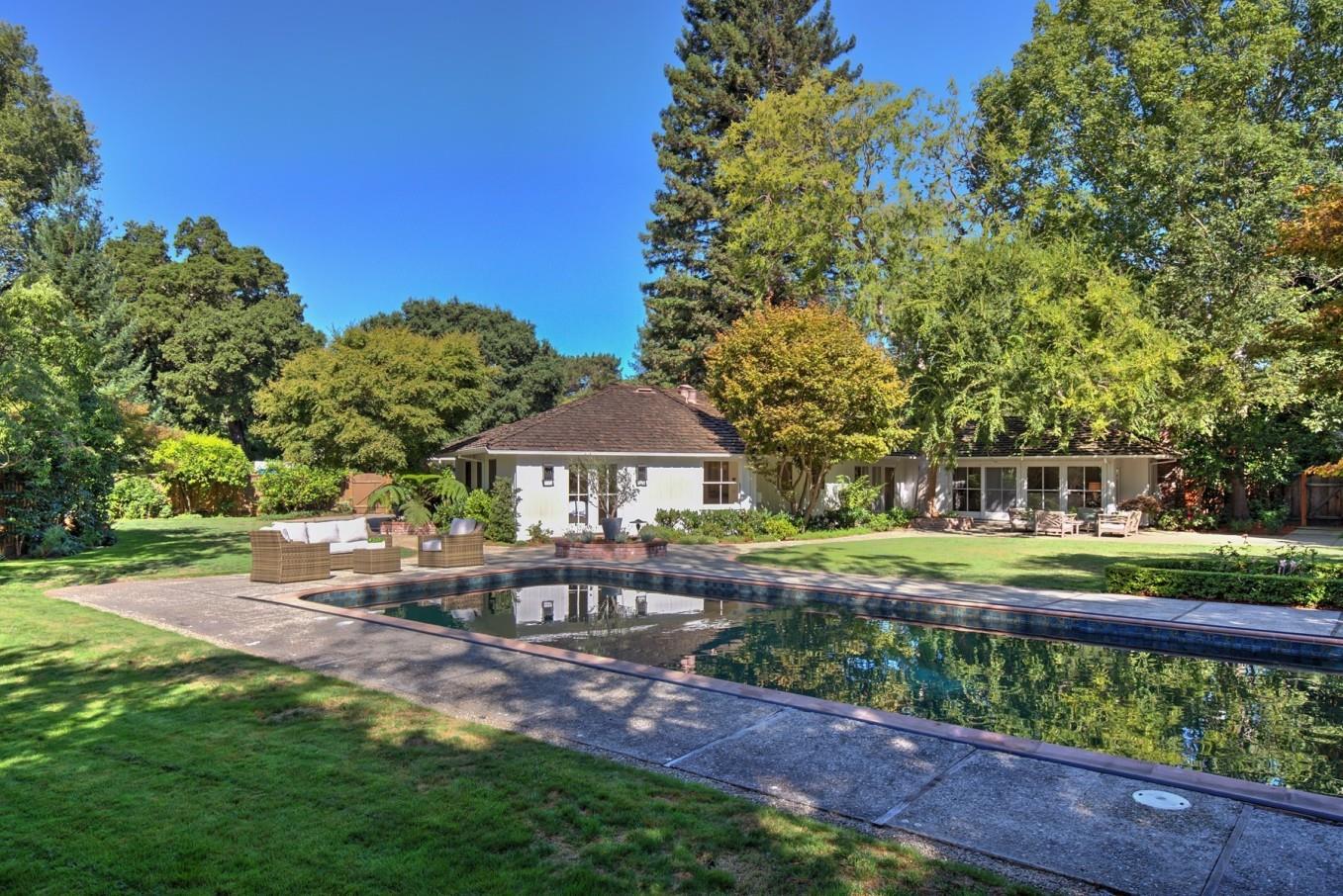 Detail Gallery Image 6 of 29 For 69 Flood Cir, Atherton,  CA 94027 - 5 Beds | 4/1 Baths