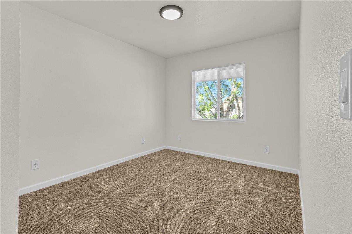 Detail Gallery Image 11 of 15 For 1521 Ebro Cir, Salinas,  CA 93906 - 3 Beds | 2 Baths