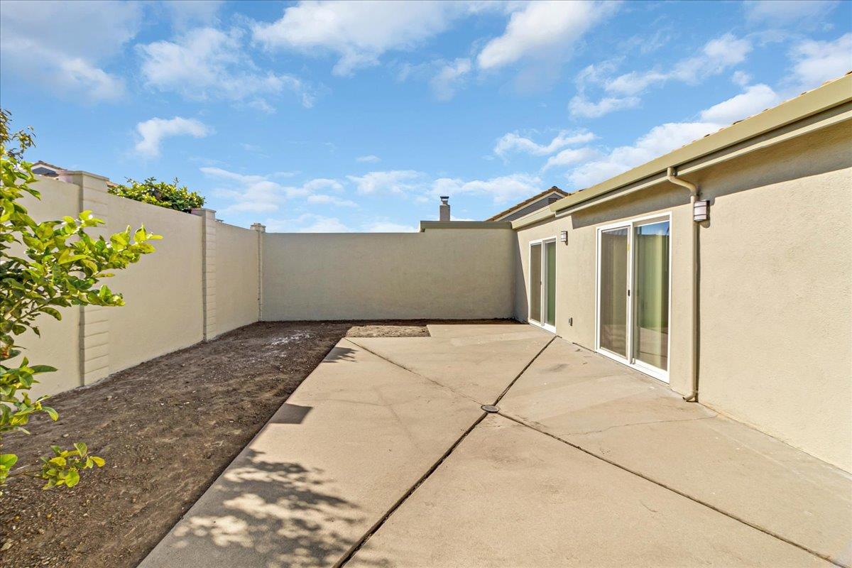 Detail Gallery Image 14 of 15 For 1521 Ebro Cir, Salinas,  CA 93906 - 3 Beds | 2 Baths