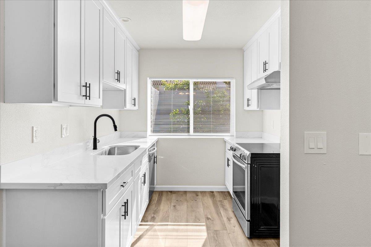 Detail Gallery Image 6 of 15 For 1521 Ebro Cir, Salinas,  CA 93906 - 3 Beds | 2 Baths