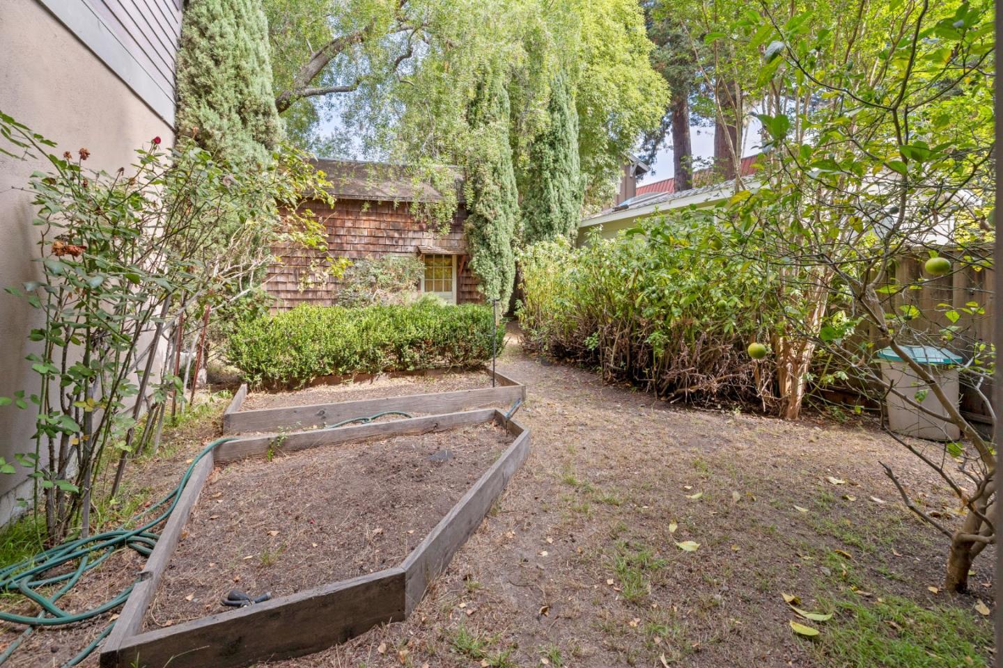 Detail Gallery Image 25 of 37 For 33 Edgewood Way, Santa Cruz,  CA 95060 - – Beds | – Baths