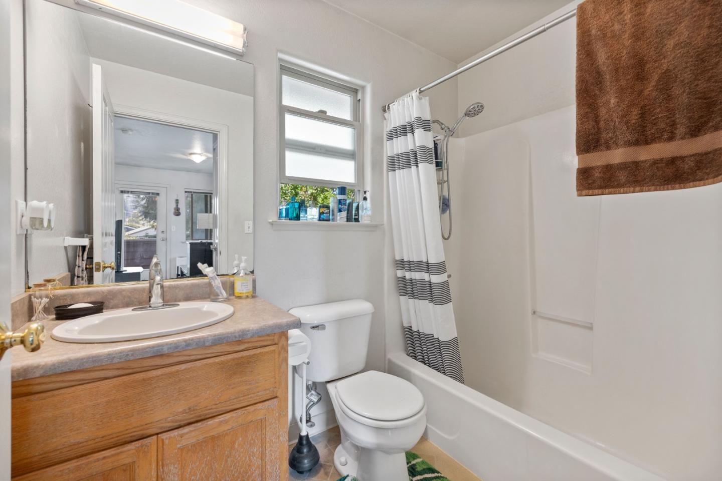 Detail Gallery Image 29 of 37 For 33 Edgewood Way, Santa Cruz,  CA 95060 - – Beds | – Baths