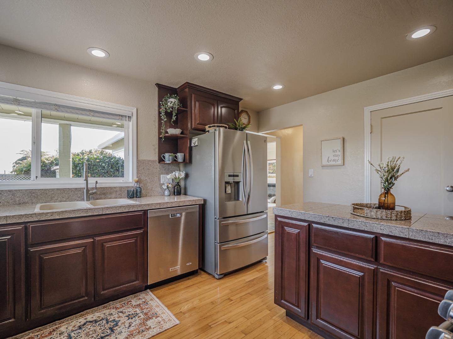 Detail Gallery Image 15 of 47 For 3401 Crestline Way, Soquel,  CA 95073 - 4 Beds | 2/1 Baths