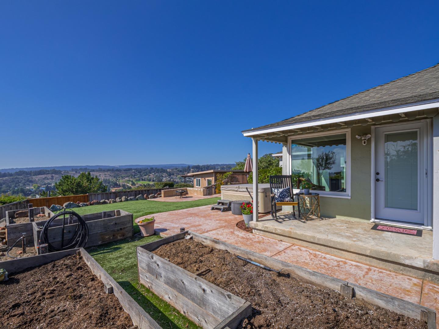 Detail Gallery Image 29 of 47 For 3401 Crestline Way, Soquel,  CA 95073 - 4 Beds | 2/1 Baths