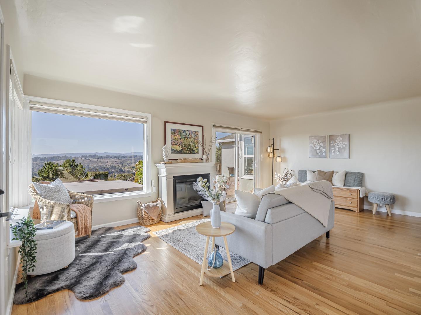 Detail Gallery Image 8 of 47 For 3401 Crestline Way, Soquel,  CA 95073 - 4 Beds | 2/1 Baths