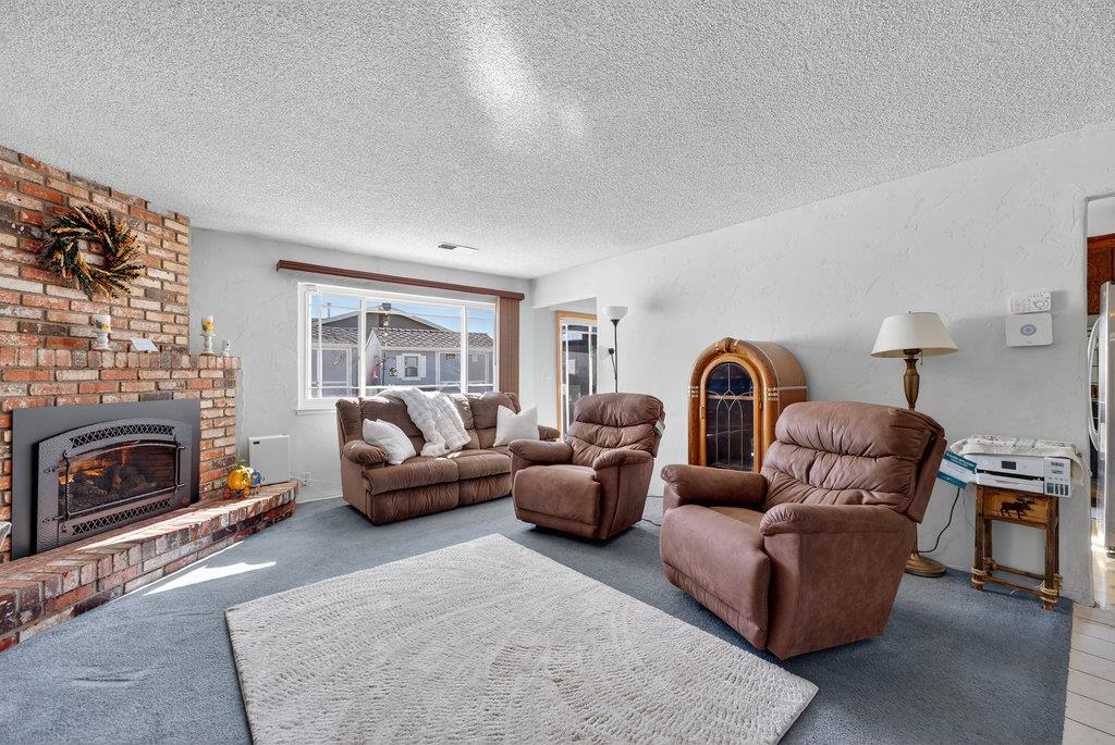 Detail Gallery Image 6 of 26 For 12932 Truman St, Salinas,  CA 93906 - 3 Beds | 2 Baths