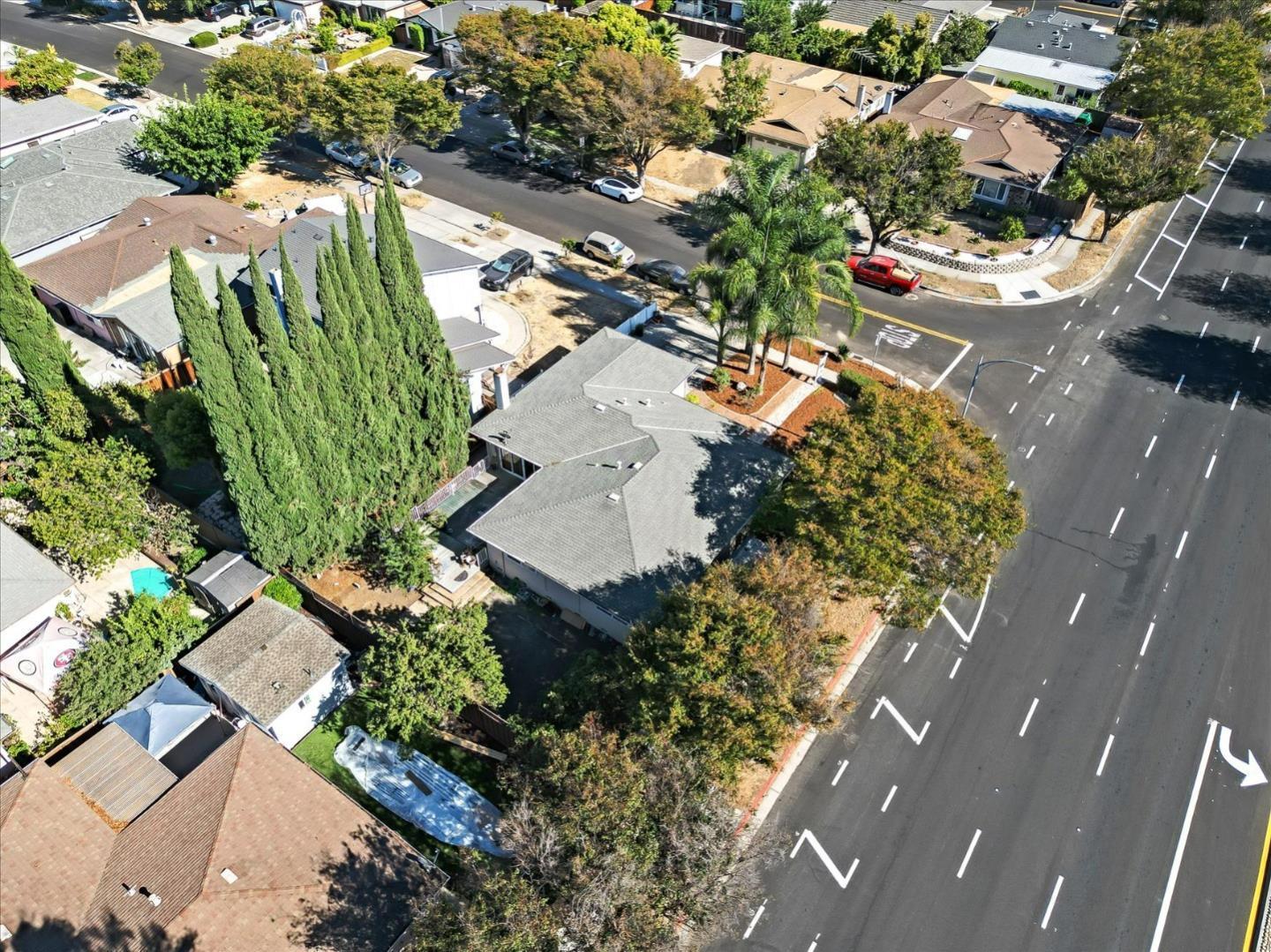 Detail Gallery Image 11 of 24 For 2604 Bon Bon Dr, San Jose,  CA 95148 - 3 Beds | 2 Baths