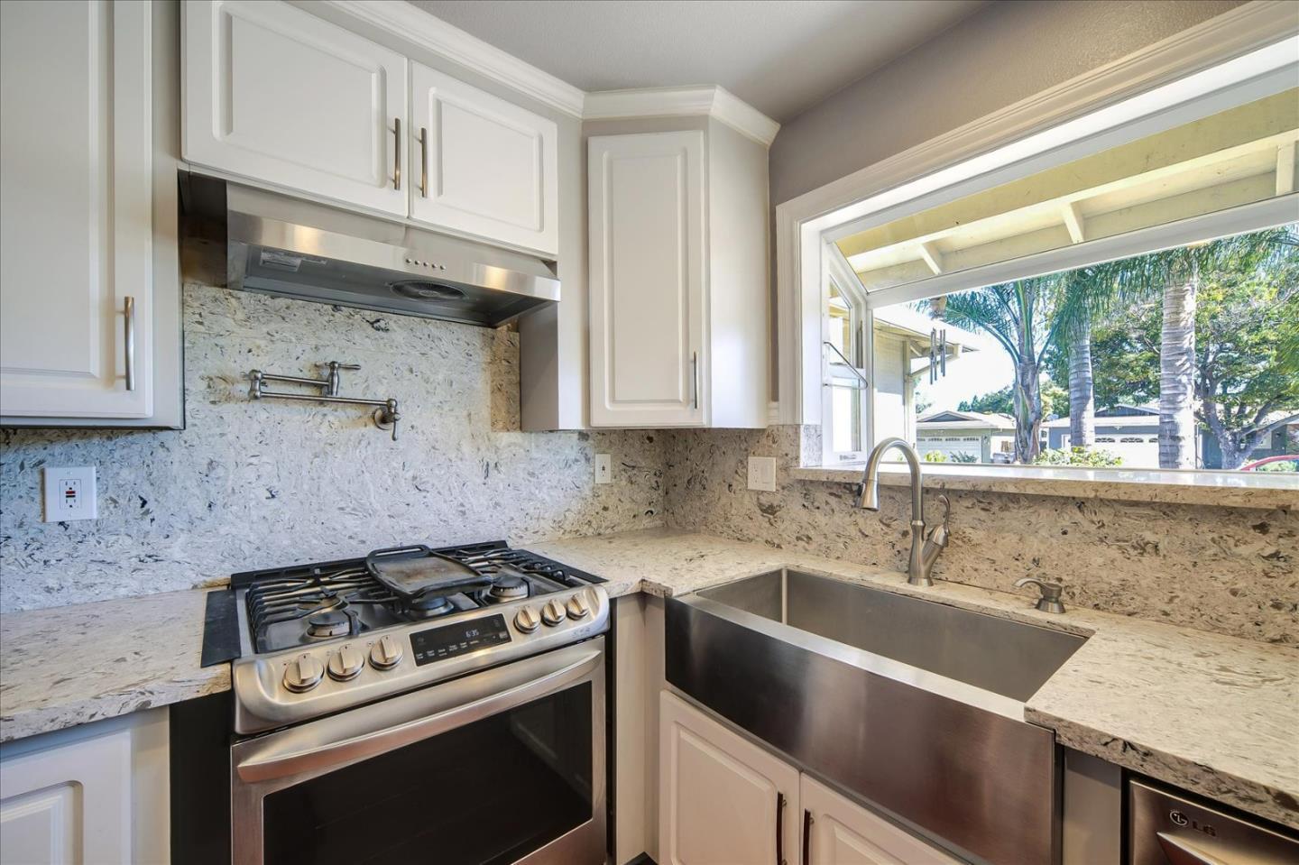 Detail Gallery Image 13 of 24 For 2604 Bon Bon Dr, San Jose,  CA 95148 - 3 Beds | 2 Baths