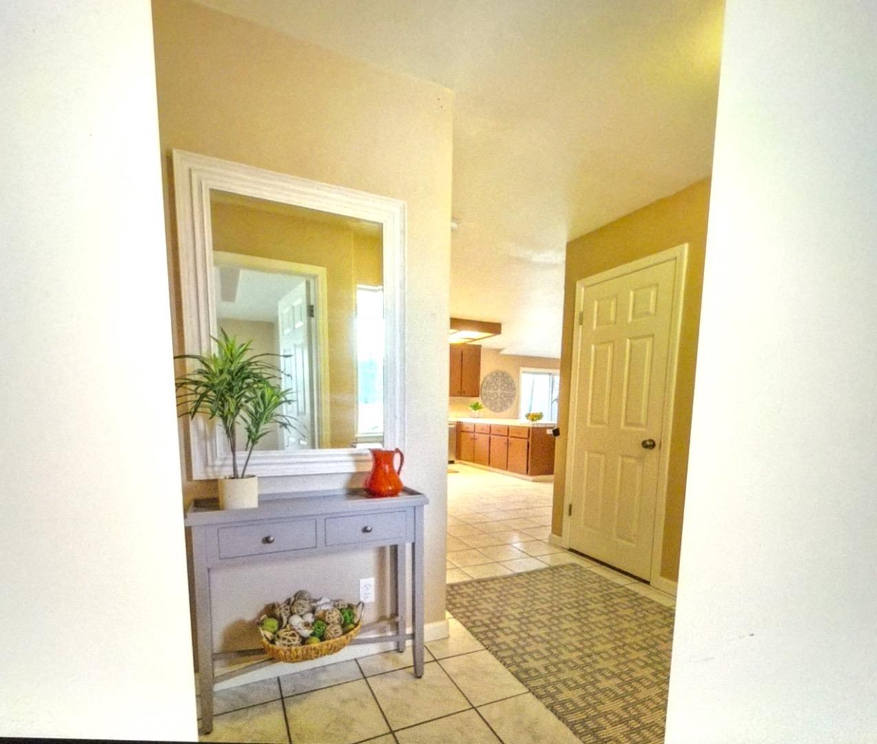 Detail Gallery Image 10 of 26 For 101 Westside Blvd, Hollister,  CA 95023 - 3 Beds | 2 Baths