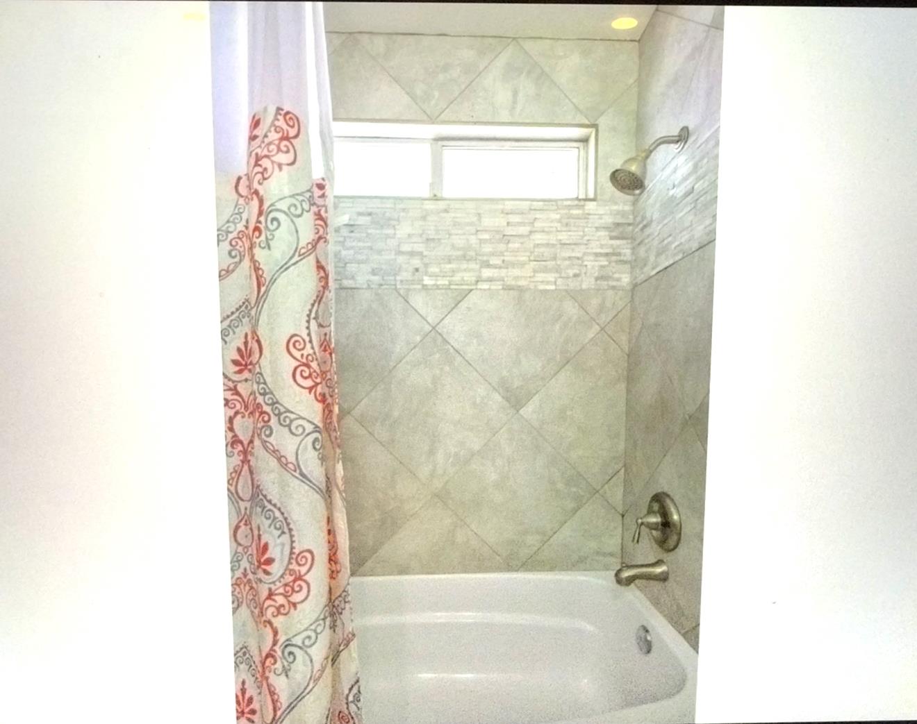 Detail Gallery Image 14 of 26 For 101 Westside Blvd, Hollister,  CA 95023 - 3 Beds | 2 Baths