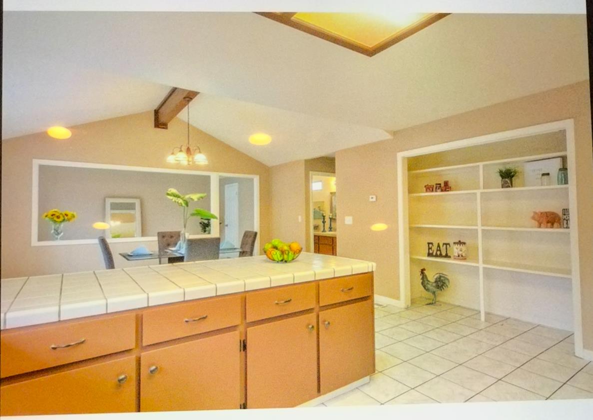 Detail Gallery Image 4 of 26 For 101 Westside Blvd, Hollister,  CA 95023 - 3 Beds | 2 Baths