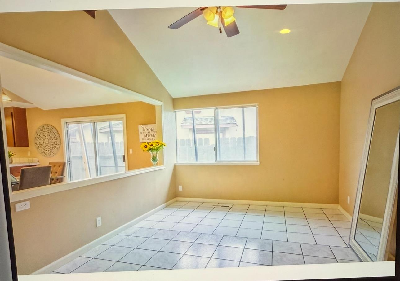 Detail Gallery Image 5 of 26 For 101 Westside Blvd, Hollister,  CA 95023 - 3 Beds | 2 Baths