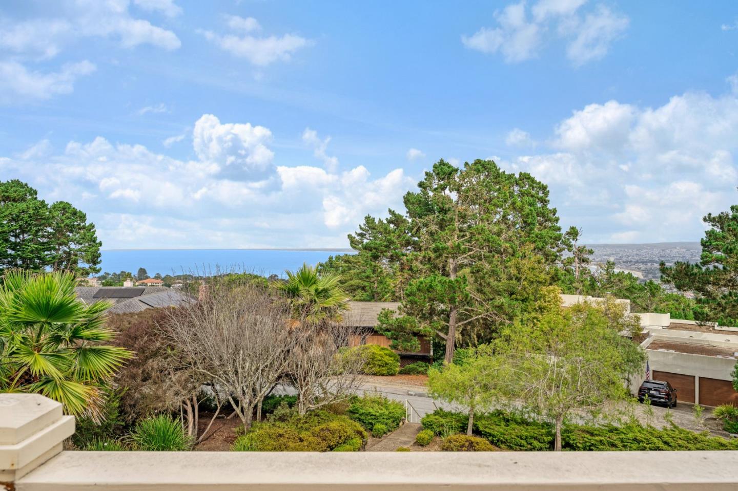 Detail Gallery Image 15 of 42 For 1 Overlook Pl, Monterey,  CA 93940 - 3 Beds | 3/1 Baths