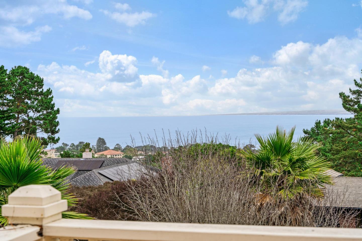 Detail Gallery Image 16 of 42 For 1 Overlook Pl, Monterey,  CA 93940 - 3 Beds | 3/1 Baths