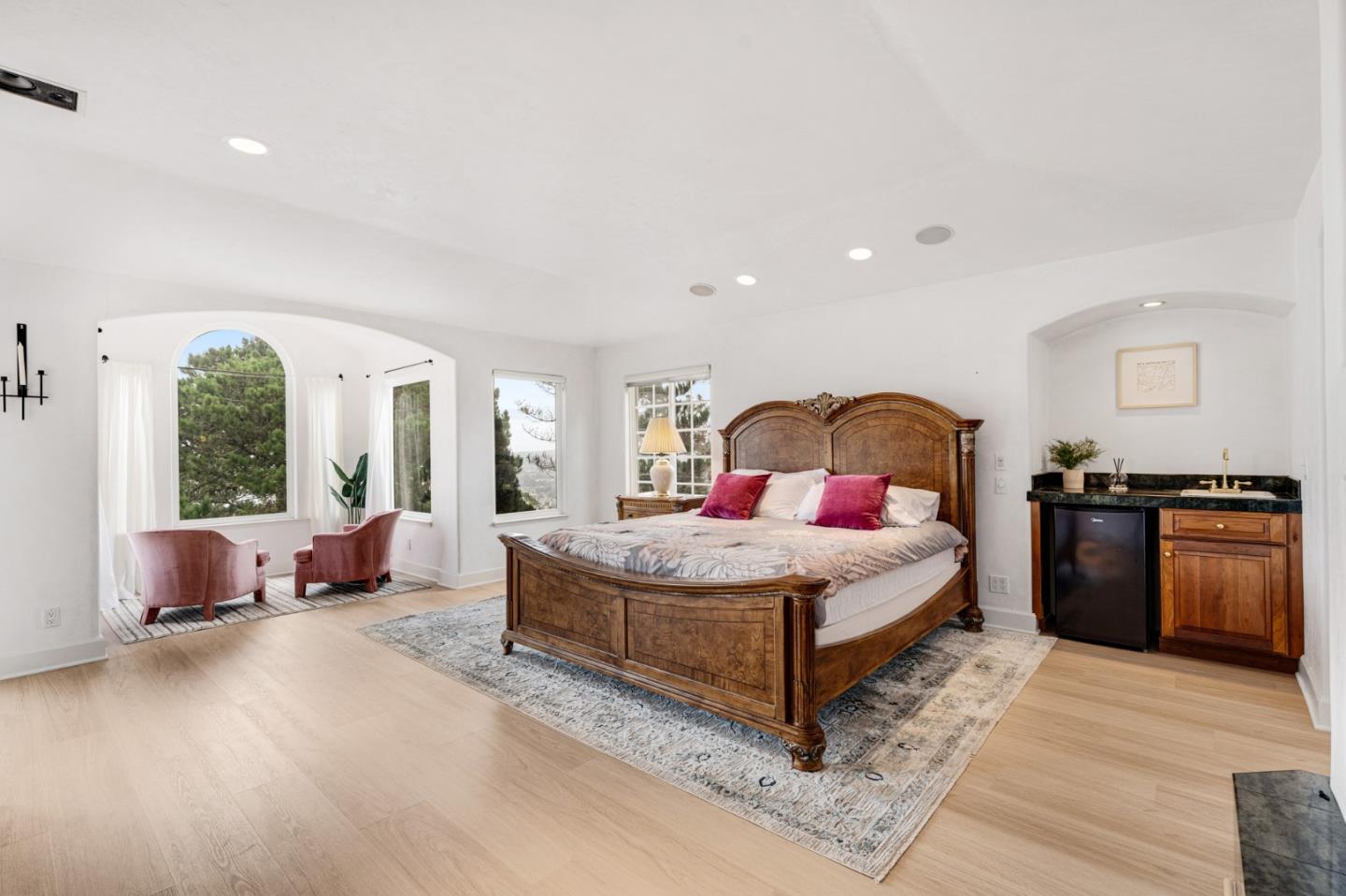 Detail Gallery Image 22 of 42 For 1 Overlook Pl, Monterey,  CA 93940 - 3 Beds | 3/1 Baths