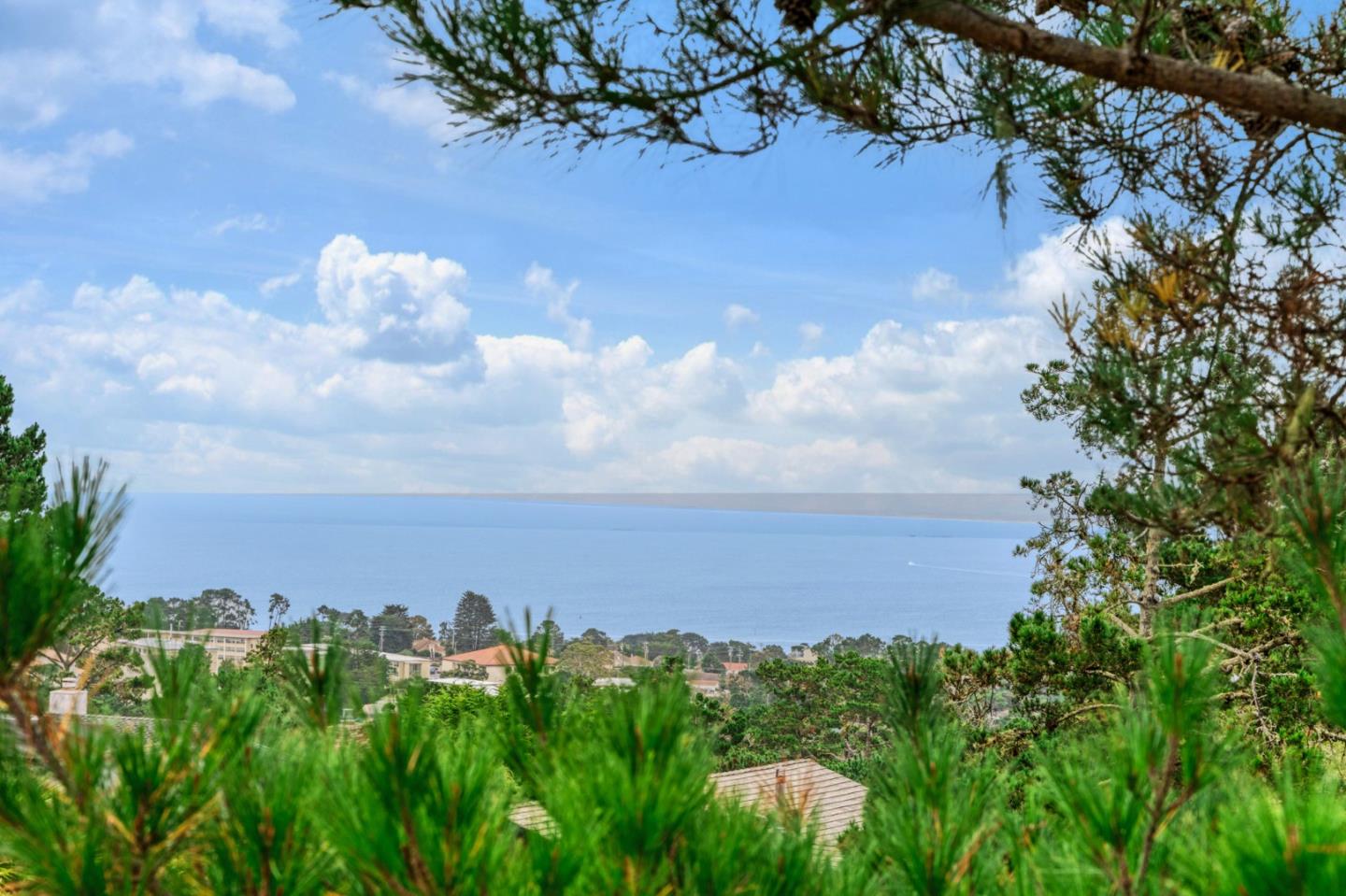 Detail Gallery Image 28 of 42 For 1 Overlook Pl, Monterey,  CA 93940 - 3 Beds | 3/1 Baths