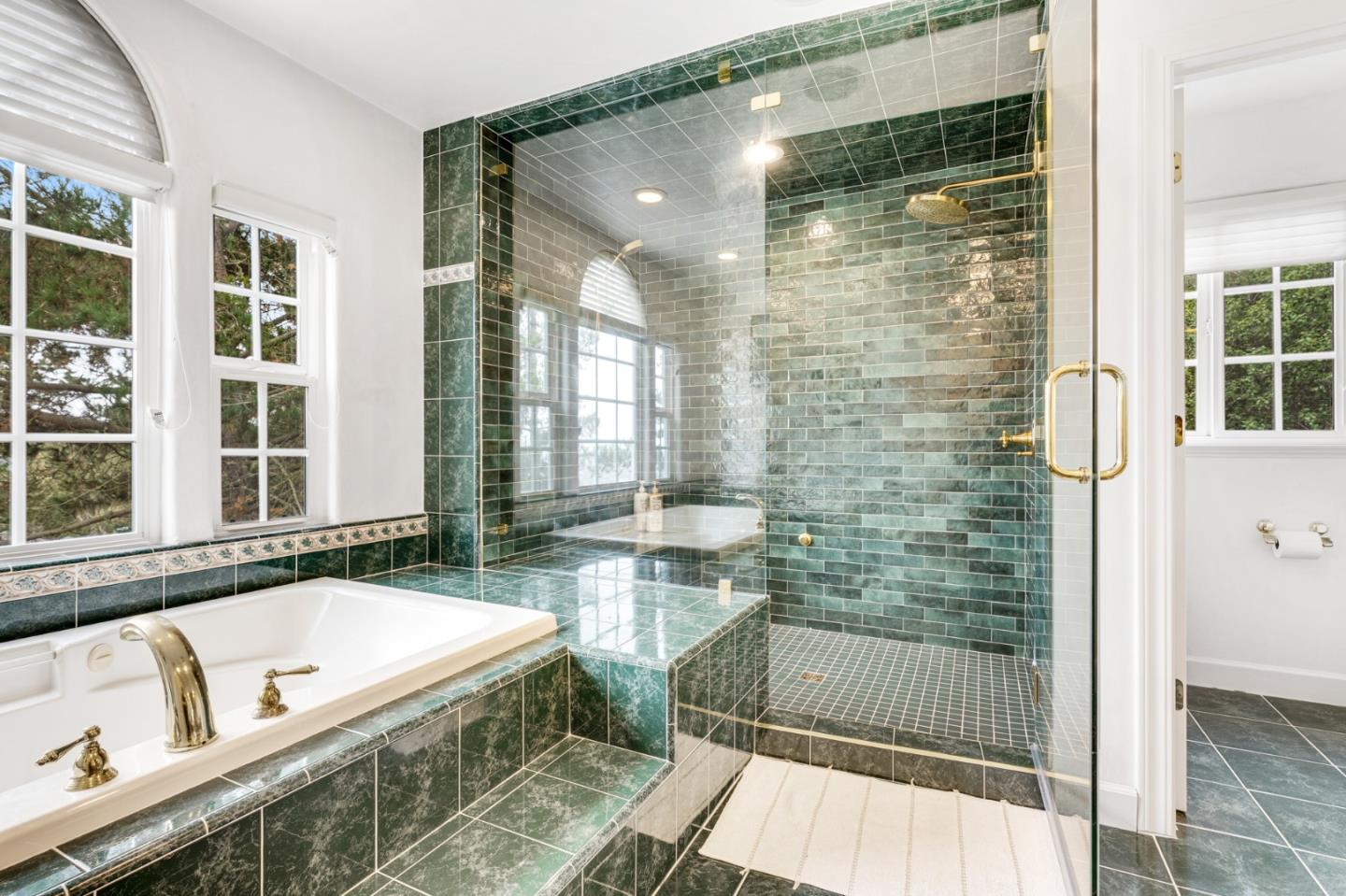 Detail Gallery Image 31 of 42 For 1 Overlook Pl, Monterey,  CA 93940 - 3 Beds | 3/1 Baths