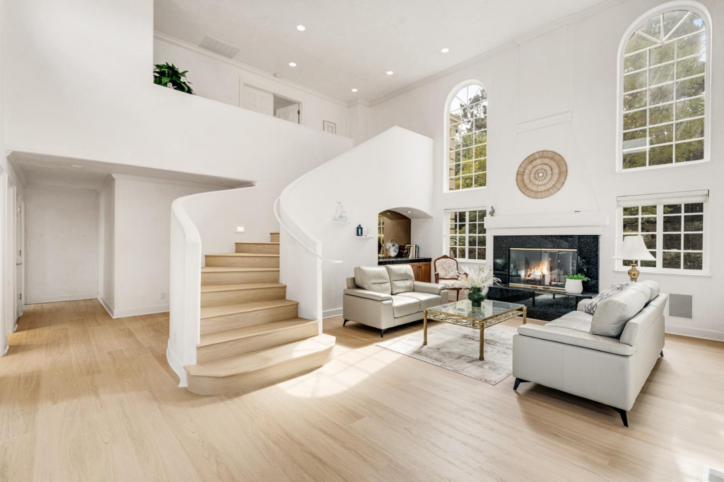 Detail Gallery Image 5 of 42 For 1 Overlook Pl, Monterey,  CA 93940 - 3 Beds | 3/1 Baths