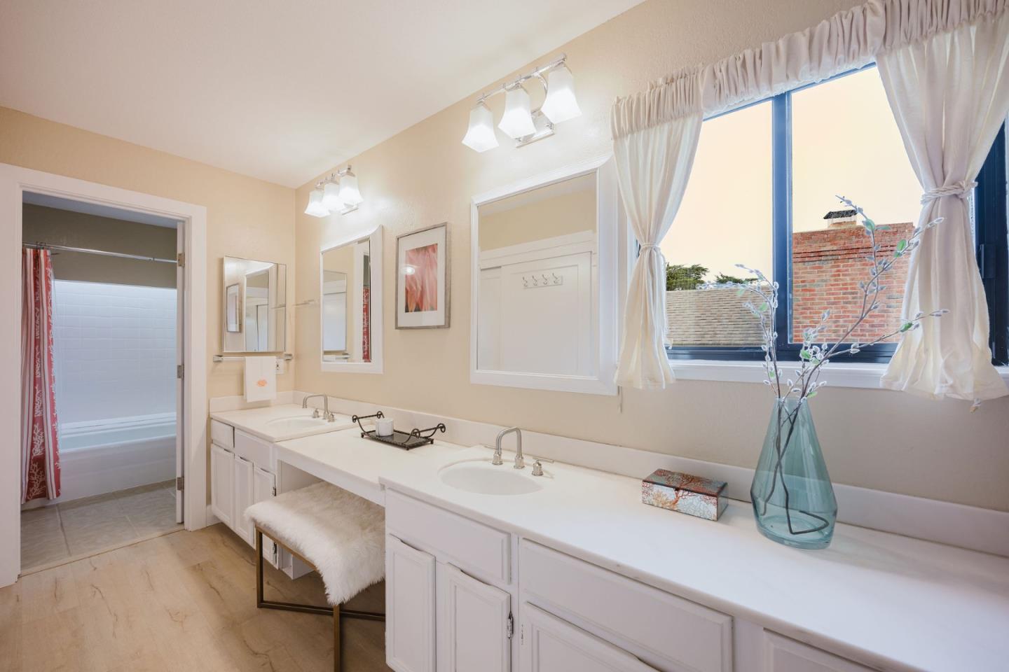 Detail Gallery Image 17 of 34 For 2329 Burning Tree Rd, Half Moon Bay,  CA 94019 - 4 Beds | 2/1 Baths